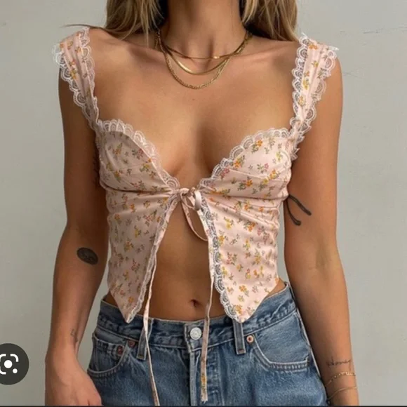 NWT Vineyard haven top 🌸 - Picture 2 of 3